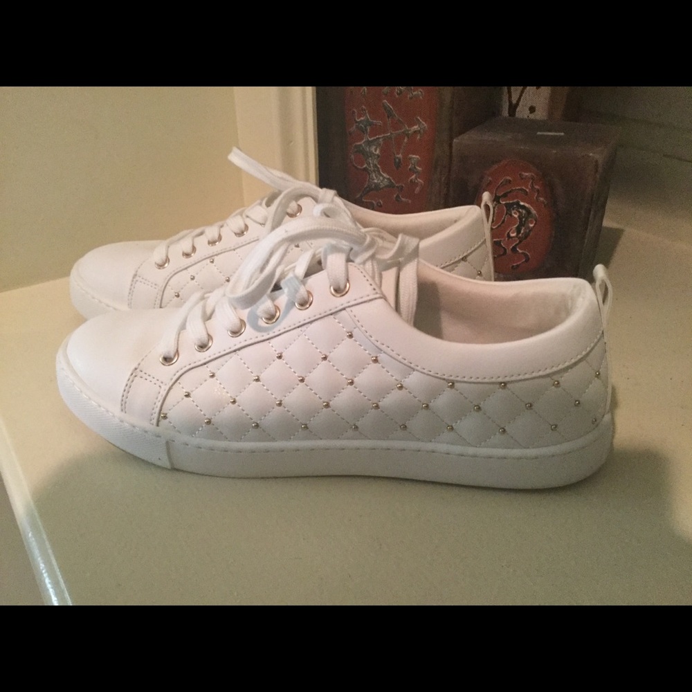 Shoes - Picture 2 of 3